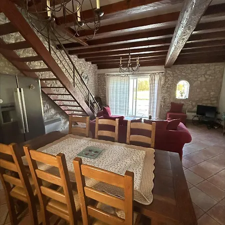 Maison En Pierre 6 Personnes